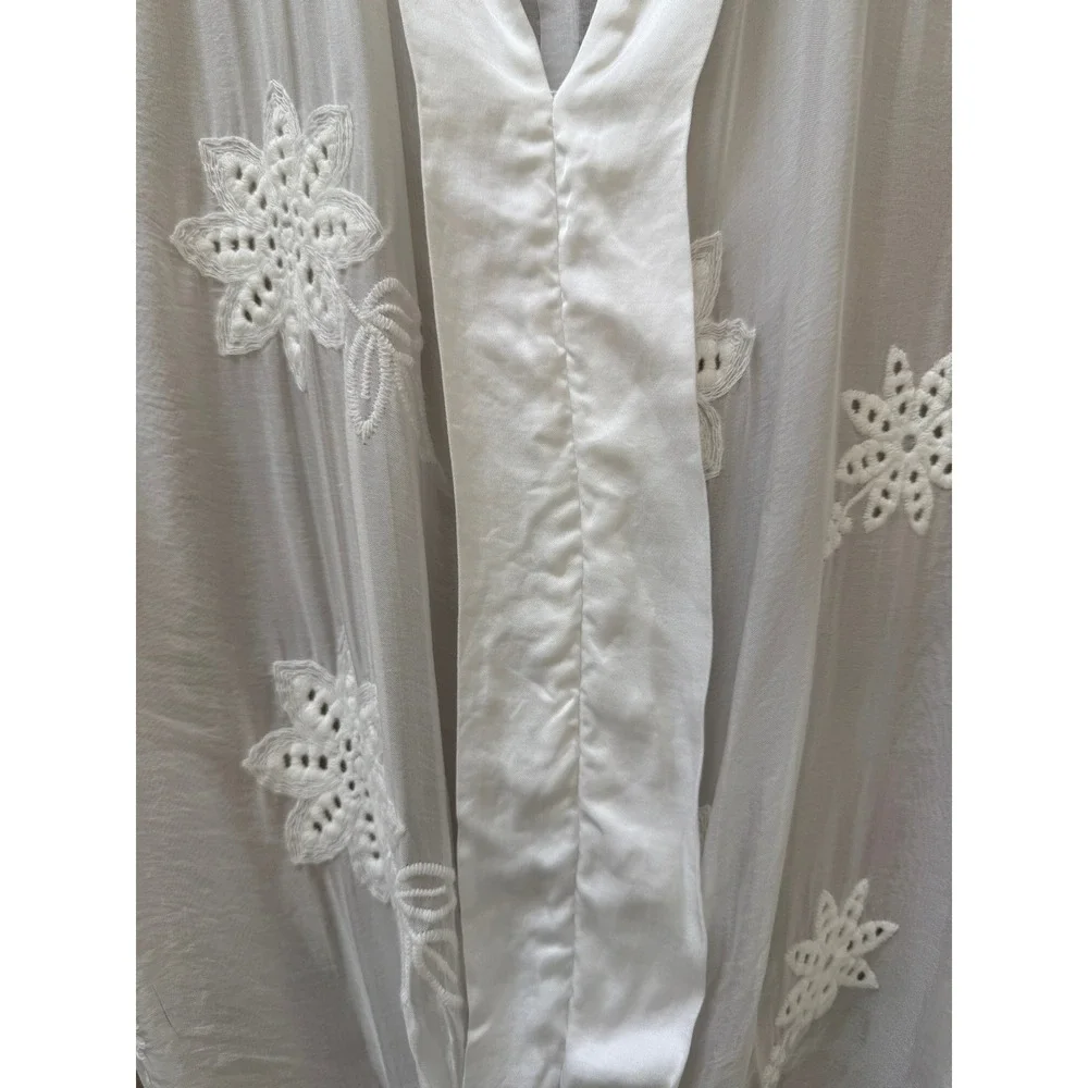Le Marais‎ Paris White Floral Eyelet Tie Front Sleeveless Blouse Made in Italy M